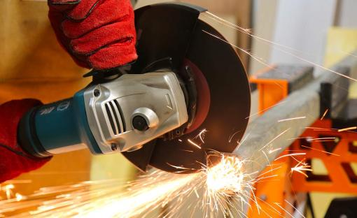 Test de la meuleuse DGA900 Makita 230 mm