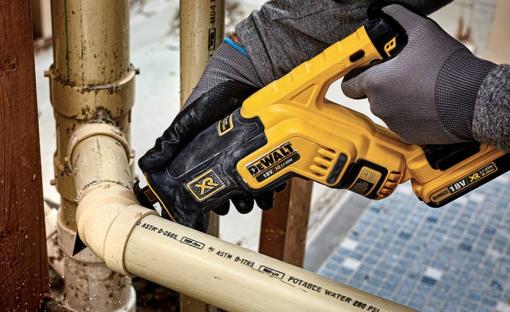 test et avis scie sabre dewalt DCS367P2 brushless compacte