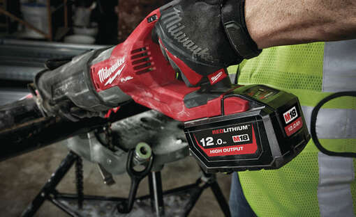 Technologies de batterie REDLITHIUM et HIGH OUTPUT Milwaukee