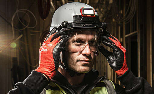 Casques BOLT 100 et BOLT 200 Milwaukee 