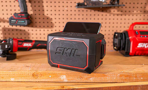 Compresseur, lampe, enceinte Bluetooth et souffleur SKIL 