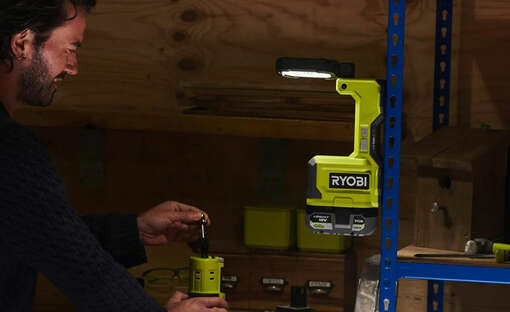lampe de travail magnétique sur batterie 18 V ONE+ RMTL18-0 Ryobi