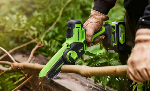 mini tronçonneuse sans fil Greenworks G24MCS10 