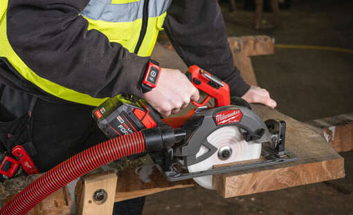 Scies circulaires sans fil M12 FCS442, M18 FCS552, M18 FCS66GR3 et M18 FCSRH662 Milwaukee 