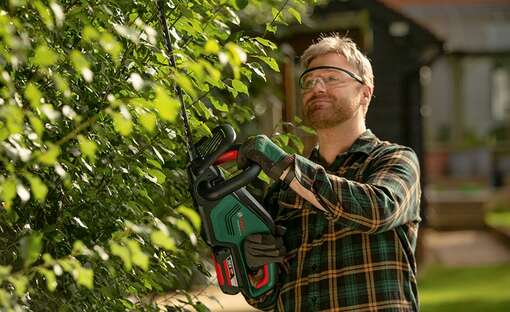 taille-haie sans fil AdvancedHedgeCut 36V-65-28 et coupe-herbe sans fil AdvancedGrassCut 36V-33 Bosch 