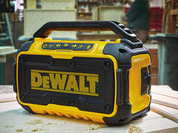 Animez vos chantiers avec la nouvelle enceinte bluetooth DCR011 DEWALT