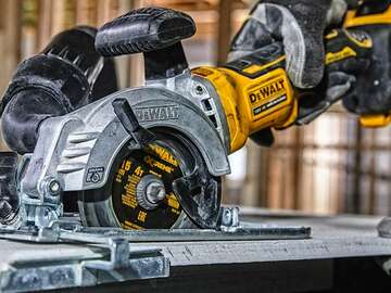 scie circulaire DCS571P2 XR 18V Brushless 115mm DEWALT