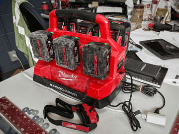 chargeur M18 PC6 Milwaukee