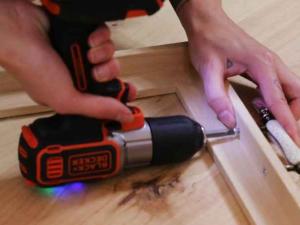 BLACK+DECKER Fabriquer un plateau à partir d'un cadre en bois