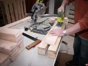 Fabrication des tables de nuits © Zone Outillage