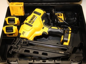 Cloueur de finition 16Ga 18V XR DCN660D2 dewalt © Zone Outillage Benjamin Leharivel