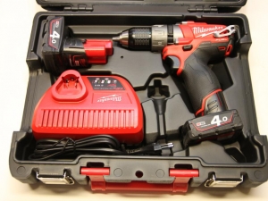 Perceuse-visseuse Brushless Milwaukee M12 CCD-402C  © Zone Outillage Benjamin Leharivel