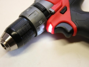 Perceuse-visseuse Brushless Milwaukee M12 CCD-402C © Zone Outillage Benjamin Leharivel