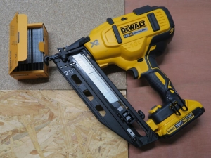 Cloueur de finition 16Ga 18V XR DCN660D2 dewalt © Zone Outillage Benjamin Leharivel