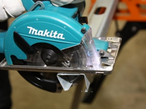 Makita scie circulaire métal Makita DCS550RFJ © Benjamin LEHARIVEL - Zone Outillage