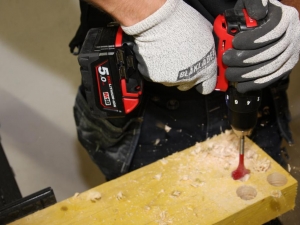 Perceuse-visseuse à percussion Milwaukee M18 BLPD-502C © Benjamin LEHARIVEL - Zone Outillage