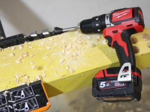 Perceuse-visseuse à percussion Milwaukee M18 BLPD-502C © Benjamin LEHARIVEL - Zone Outillage