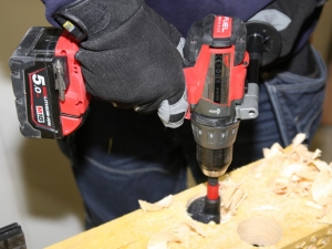 Perceuse visseuse à percussion Milwaukee M18 FPD © Zone Outillage Benjamin Leharivel