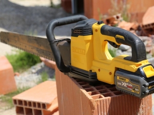 Scie Alligator DEWALT 54V XR FLEXVOLT DCS398T2 © Benjamin Leharivel - Zone Outillage