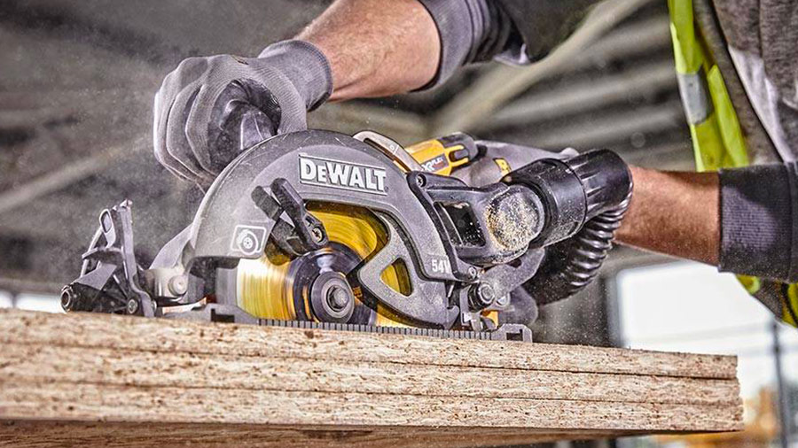 La scie circulaire sans fil DEWALT DCS577