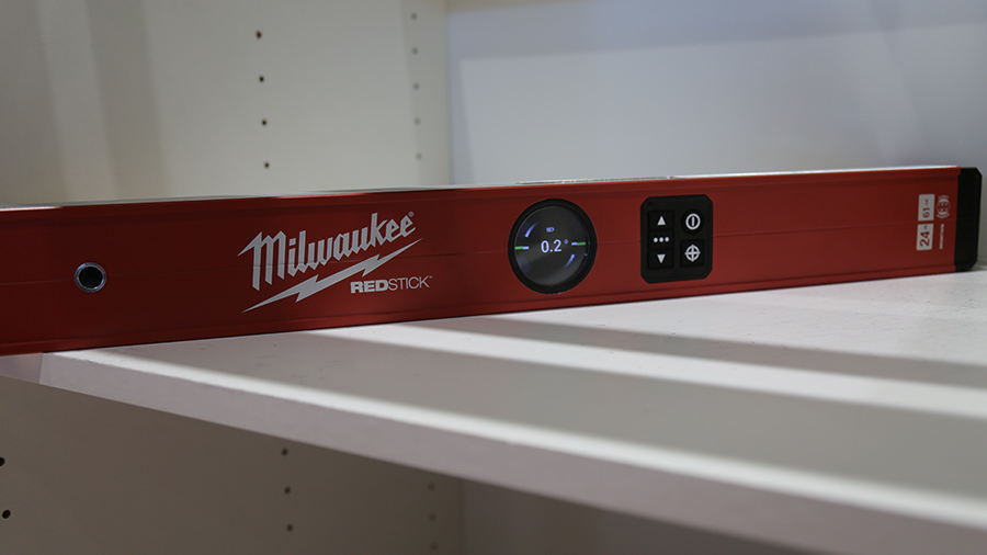Profitez d’une précision accrue avec les niveaux digitaux Redstick Milwaukee
