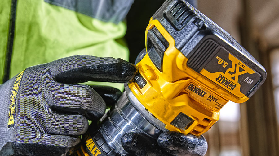 Dewalt - DeWalt DCW 604 NT Affleureuse et Défonceuse sans fil 18V