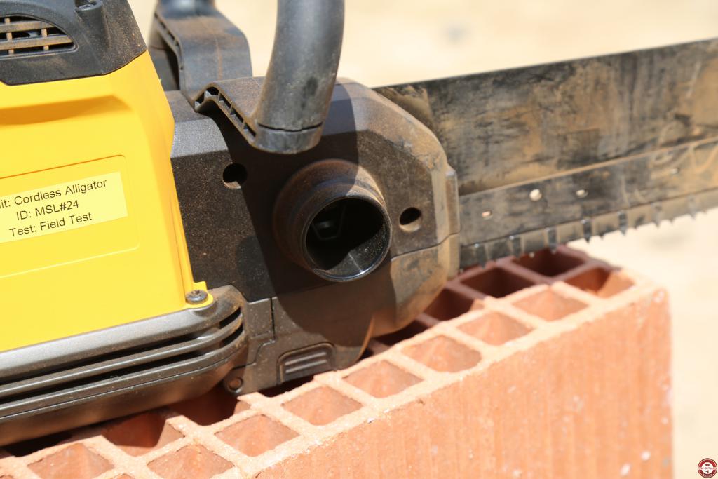 Scie alligator DEWALT 54V XR FLEXVOLT DCS398 © Benjamin LEHARIVEL - Zone Outillage