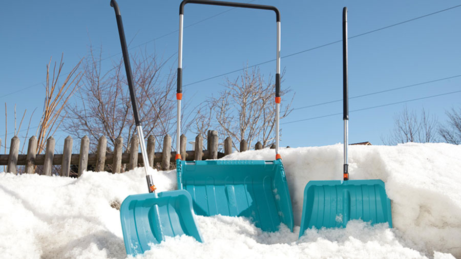 RYOBI Pelle à neige sans fil de 40 V de 12 po (outil seulement)