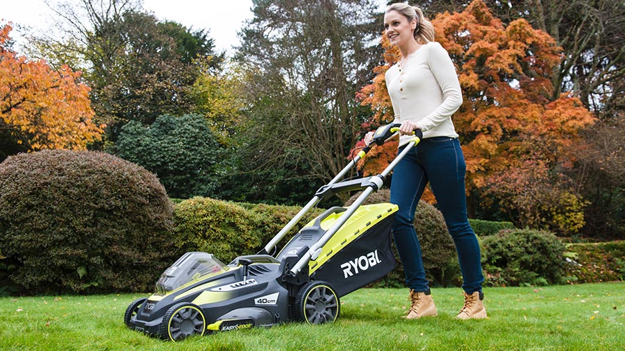 RYOBI MAX POWER Tondeuse sans fil 36V Power Assist™ Brushless -Ø coupe 46  cm - Ramassage et mulching - 1 batterie 5,0 Ah et 1 